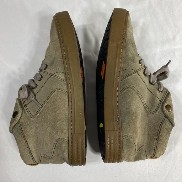 Tredagain Hawthorne Gray Suede Mid-Top Recycled Tire Hiking Shoes - Picture 8 of 9